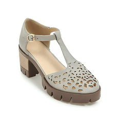 Hollow Rock Carved T-Shaped Sandals