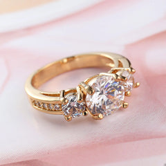 Creative White Zircon Ring Jewelry Design