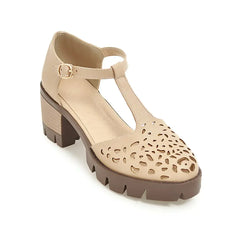 Hollow Rock Carved T-Shaped Sandals